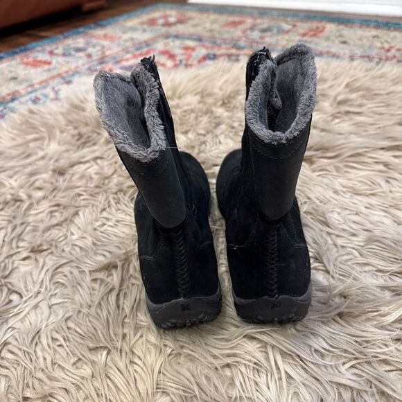 Sorel snow boots size 8 - Picture 3 of 9